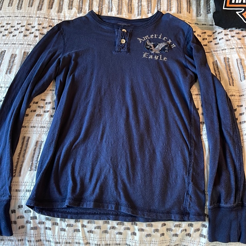 American eagle long sleeve shirt